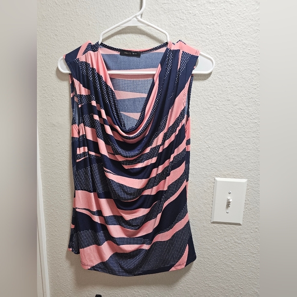 Jennie & Marlis Tanktop - Picture 1 of 3